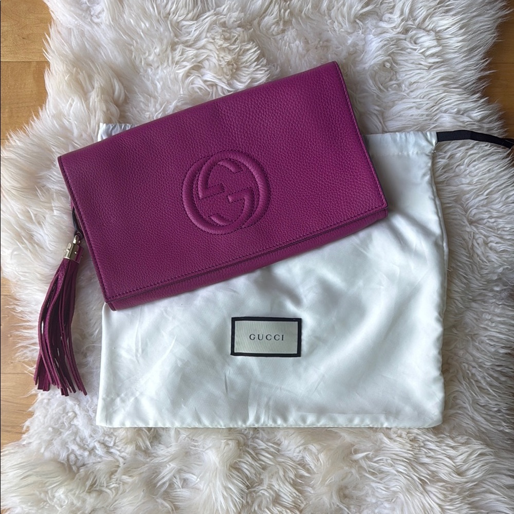 Gucci Pink Leather Clutch with Iconic GG Logo - Picture 2 of 14